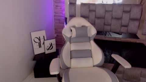   online show from 10, 2, 2025