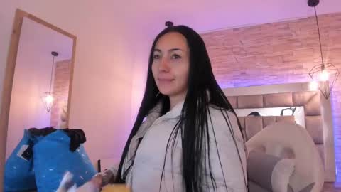   online show from 4, 3, 2025