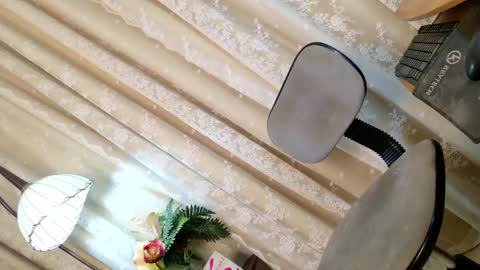 Chloe online show from 19, 4, 2026