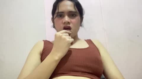 Bella Tralala online show from 4, 12, 2025