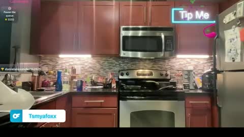 Snapshot of tsfoxx chatting on 13, 5, 2026 tsfoxx online show from 13, 5, 2026