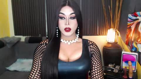 Snapshot of tsmamahmerslove chatting on 30, 4, 2026 Nicoleeee online show from 30, 4, 2026