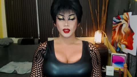 Snapshot of tsmamahmerslove chatting on 6, 5, 2026 Nicoleeee online show from 6, 5, 2026