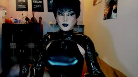 Snapshot of tsmamahmerslove chatting on 16, 5, 2026 Nicoleeee online show from 16, 5, 2026