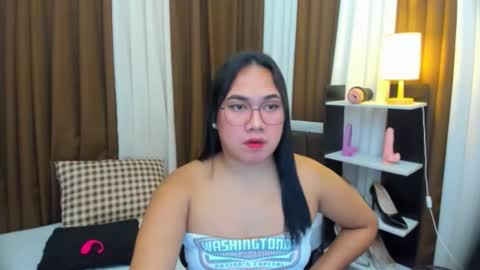 Karen Oquio online show from 18, 10, 2025