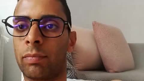 Snapshot of tunisiensexyguy chatting on 25, 4, 2026 TunisienSexyGuy online show from 25, 4, 2026