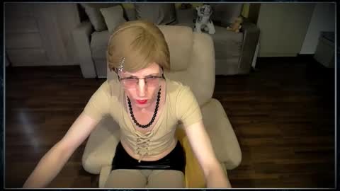 Snapshot of tvclementine chatting on 16, 9, 2025 Clementine online show from 16, 9, 2025