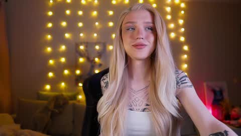 Snapshot of twiinkie_pie chatting on 1, 2, 2025 Maria 3 online show from 1, 2, 2025