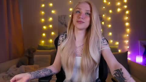 Snapshot of twiinkie_pie chatting on 14, 2, 2025 Maria 3 online show from 14, 2, 2025