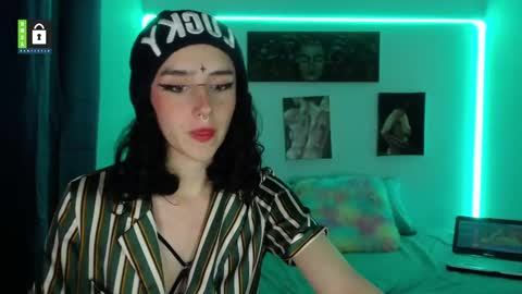Snapshot of twinflamesxx chatting on 4, 3, 2025 TwinFlamesXX online show from 4, 3, 2025