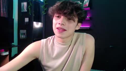 Snapshot of twink_dream__ chatting on 4, 1, 2025 jhony online show from 4, 1, 2025