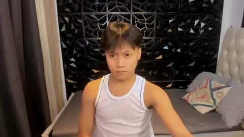 Snapshot of twink_mistingtrevor chatting on 6, 7, 2026 twink_mistingtrevor online show from 6, 7, 2026