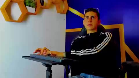 Snapshot of twink_scott19 chatting on 16, 10, 2025 twink_scott19 online show from 16, 10, 2025