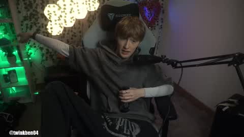 Snapshot of twinkben04 chatting on 2, 10, 2025 Ben online show from 2, 10, 2025