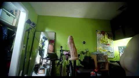 Snapshot of twinkyhornyboi chatting on 23, 10, 2025 TwinkyHornyBoi online show from 23, 10, 2025