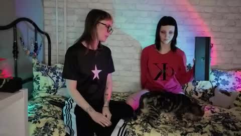 Snapshot of twins_terror chatting on 25, 2, 2026 Sin and Skin online show from 25, 2, 2026