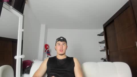 twintease online show from 13, 11, 2025