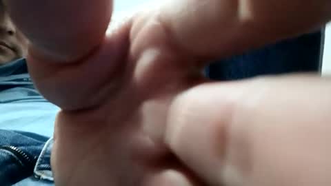 Snapshot of twobabys25 chatting on 28, 10, 2025 twobabys25 online show from 28, 10, 2025