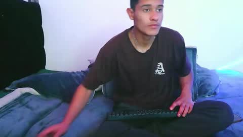 Snapshot of twoguysohot chatting on 12, 9, 2025 twoguysshohot online show from 12, 9, 2025