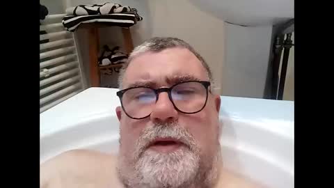 twohats2810 online show from 15, 1, 2026