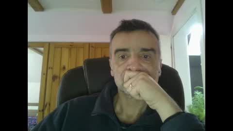 twoperes online show from 17, 10, 2025