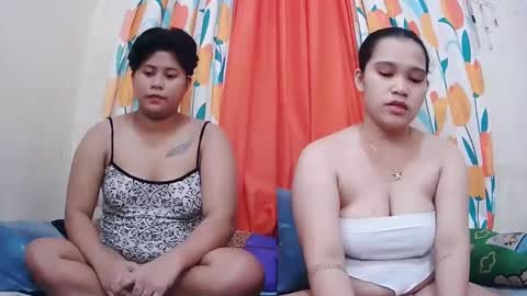 Snapshot of twowetcuties chatting on 7, 2, 2025 Lyn and lea online show from 7, 2, 2025