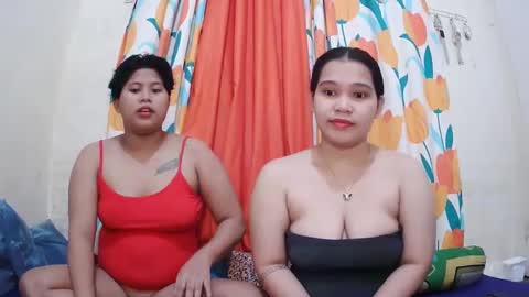 Snapshot of twowetcuties chatting on 11, 2, 2025 Lyn and lea online show from 11, 2, 2025