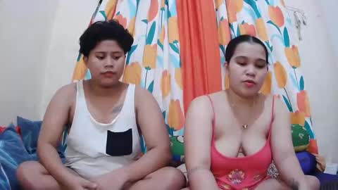 Snapshot of twowetcuties chatting on 12, 2, 2025 Lyn and lea online show from 12, 2, 2025