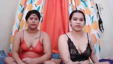 Snapshot of twowetcuties chatting on 4, 3, 2025 Lyn and lea online show from 4, 3, 2025