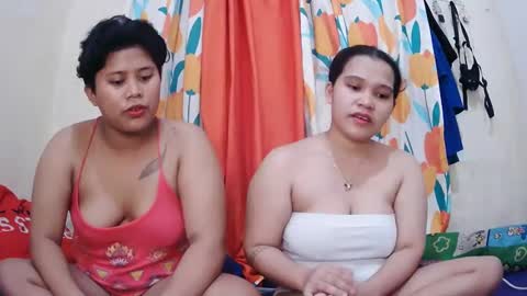 Snapshot of twowetcuties chatting on 12, 3, 2025 Lyn and lea online show from 12, 3, 2025