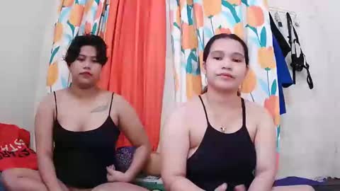 Snapshot of twowetcuties chatting on 12, 3, 2025 Lyn and lea online show from 12, 3, 2025