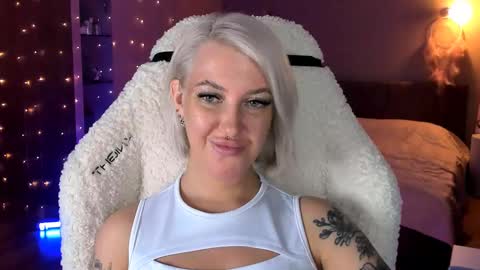 Snapshot of tykioty_miley chatting on 28, 1, 2025 Miley online show from 28, 1, 2025