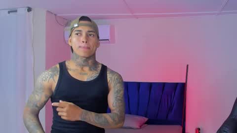 tyler_bell_ online show from 25, 3, 2026