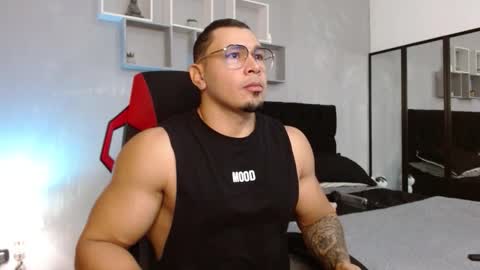 tyler_hank1 online show from 1, 11, 2025