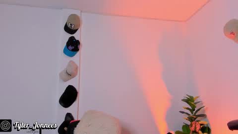 Tyler online show from 23, 10, 2025