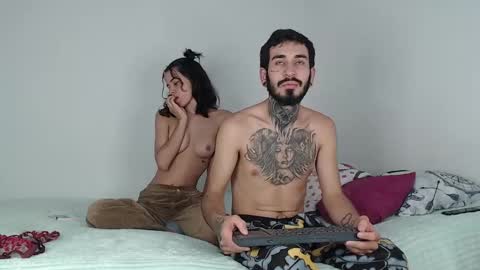 Snapshot of tyler_y_luna chatting on 24, 2, 2025 Tyler y Luna online show from 24, 2, 2025