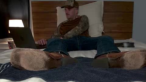 TylerLogan813 online show from 1, 11, 2025