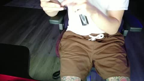 Snapshot of tylernextdoor chatting on 19, 5, 2026 Tyler online show from 19, 5, 2026