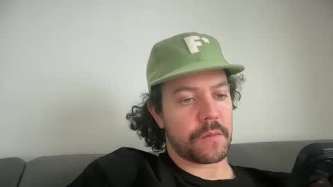 Tyleruzi online show from 5, 2, 2025