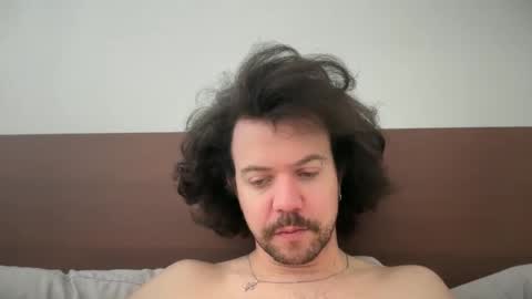 Tyleruzi online show from 6, 2, 2025