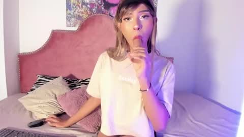 Snapshot of tyra_honey chatting on 7, 6, 2026 Tyra pretty Honey online show from 7, 6, 2026