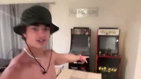 Snapshot of tyy0ung chatting on 8, 8, 2026 tyy0ung online show from 8, 8, 2026