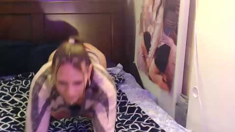 Azelia B online show from 7, 10, 2025