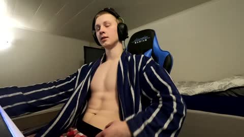 uijiujui online show from 5, 1, 2025