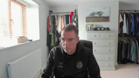 Snapshot of ukmarried2026 chatting on 10, 5, 2026 John online show from 10, 5, 2026