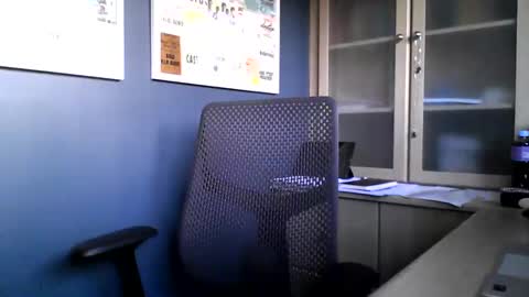 Snapshot of ukshowall chatting on 21, 9, 2025 mark online show from 21, 9, 2025