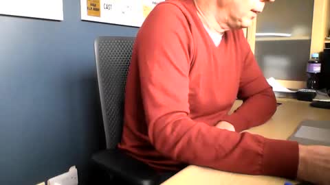 Snapshot of ukshowall chatting on 24, 9, 2025 mark online show from 24, 9, 2025