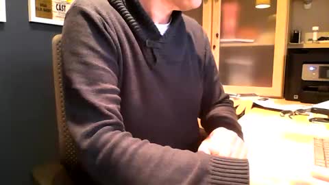 Snapshot of ukshowall chatting on 14, 11, 2025 mark online show from 14, 11, 2025