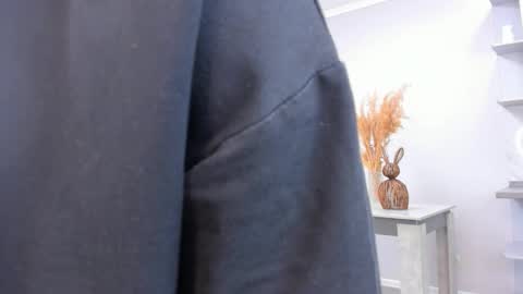 Snapshot of umbravelour chatting on 29, 11, 2025 Kira online show from 29, 11, 2025