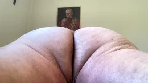Snapshot of uncledenny1 chatting on 26, 9, 2025 Hairy Sally online show from 26, 9, 2025